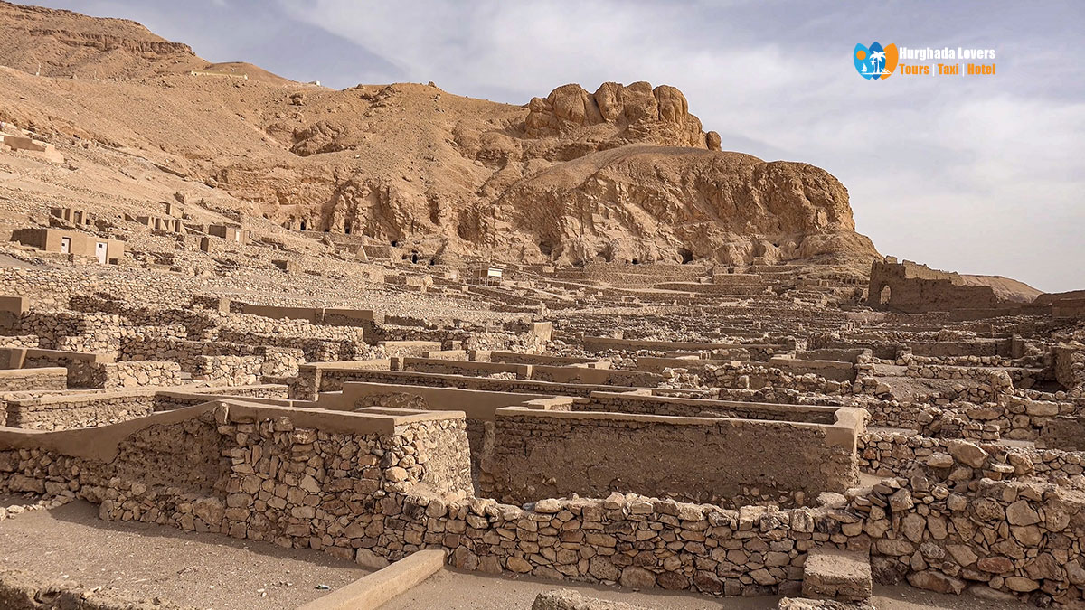 Cimetières de Deir El Bahari Louxor Égypte | et les tombes des nobles et des hauts fonctionnaires à Louxor
