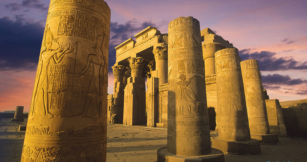 De faraonische tempel van Kom Ombo in Aswan Egypte | de geschiedenis van de bouw van de belangrijkste faraonische archeologische tempels