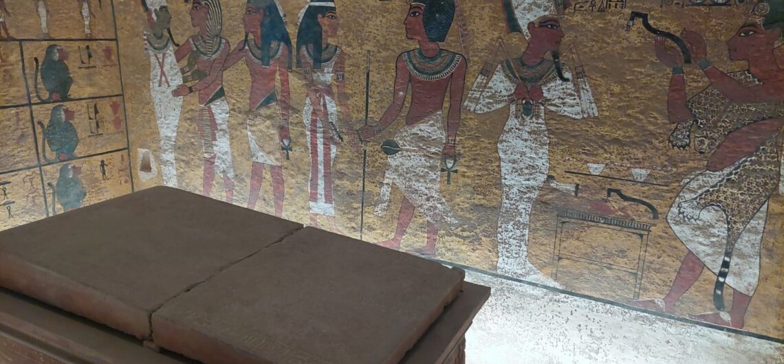 The Coffin of King Tutankhamun Ο τάφος του Τουταγχαμών
