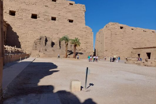 Les Temples Pharaoniques Luxor Egész napos kirándulás busszal a Soma-öbölből