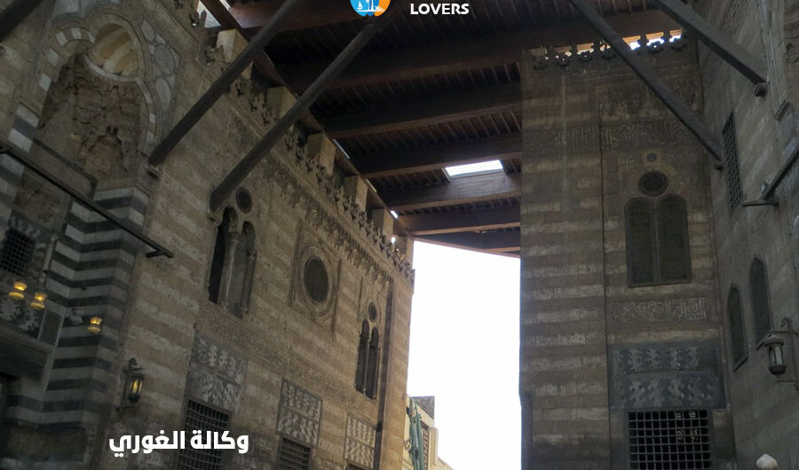 وكالة الغوري مجموعة السلطان الأشرف الغوري في القاهرة مصر | حقائق وتاريخ بناء مسجد ومدرسة وسبيل الغوري