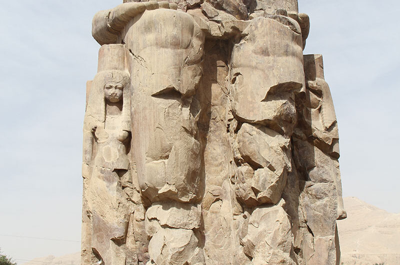 Coloșii lui Memnon