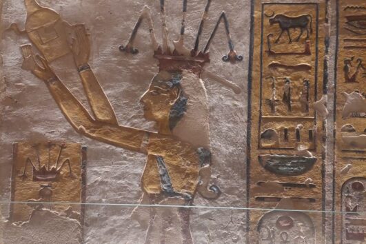 Karalių slėnis マカディ湾発ルクソールへの小グループツアー