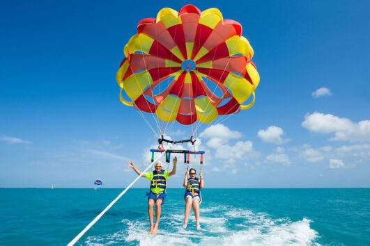 Parasailing Hurghada | Parachute ascensionnel | Paragliding Tour in Hurghada