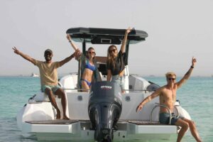 Private Sahl Hasheesh Speed boat Rental Half : Full Day Trip 2025
