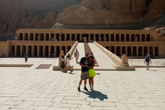 Tagesausflug von Soma bay zu den Tal der Könige Luxor Viagem de um dia a Luxor saindo de El Gouna ônibus