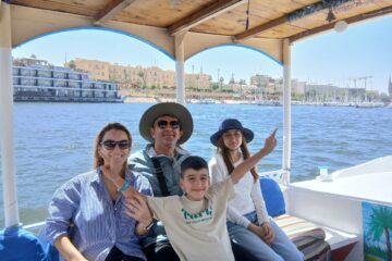 Једнодневни излет за мале групе до Луксора од Хургаде минибусом за 8 особа