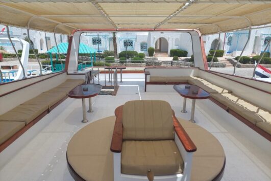 El Gouna Boat Charters to Dolphin House