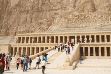 Заупокоен храм на Хатшепсут Wycieczka do Luksoru z El Gouny autobusem | Doliny Królów