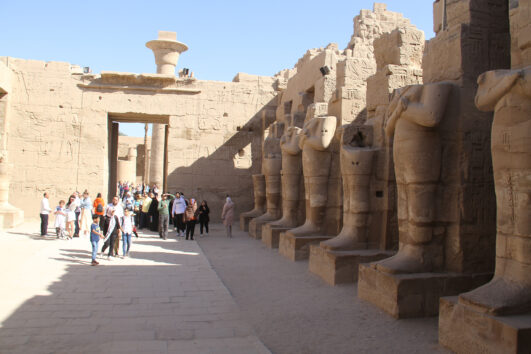 Celodenní výlet do Luxoru z El Gouny pro malé skupiny pohodlným a luxusním minivanem - 8 osob.