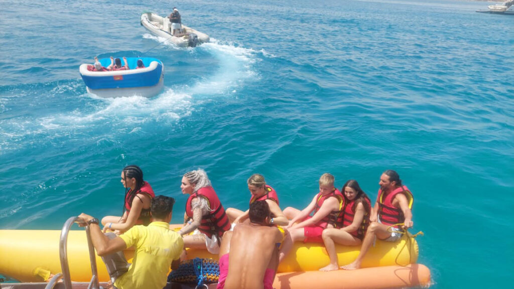 Water-Sports-“Banana-and-Quattro”