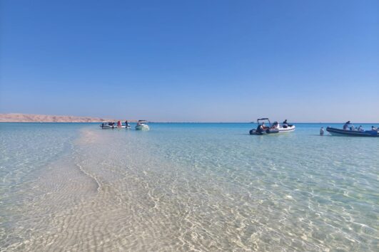 Abu Minqar Hurghada Trips by speedboat All inclusive EL Gouna to Abu Minqar Island Beach Sahl Hasheesh to Abu Minqar Island Beach Tour