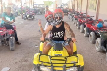 Divertimento in cammello e tour in quad nel deserto, atmosfera desertica e Mar Rosso